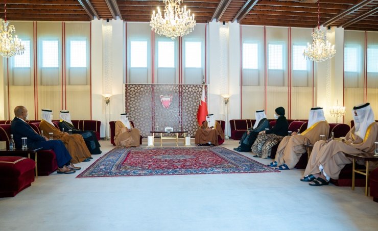 Bahrainnow.net.. |لدى لقائه السفراء الجدد لمملكة البحرين المعينين لدى عدد من الدول الصديقة.. سمو ولي العهد رئيس مجلس الوزراء: البحرين مستمرة في تعزيز تعاونها بما يسهم في فتح آفاق جديدة في مختلف المجالات